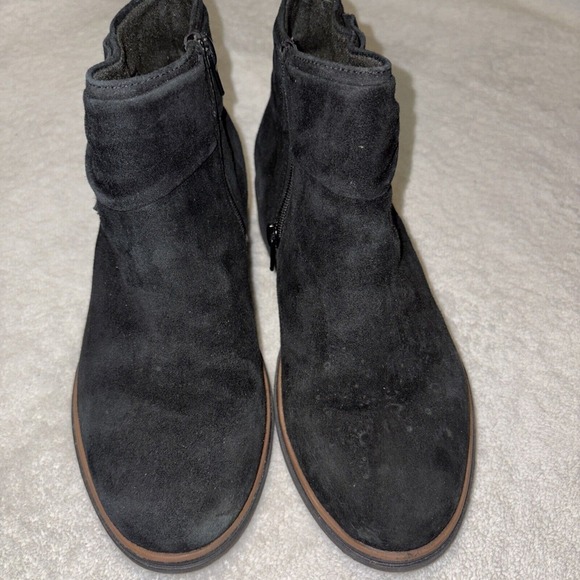 Clarks 7.5 Cloudsteppers womens ankle boots black synthetic suede 0804 - Picture 1 of 8